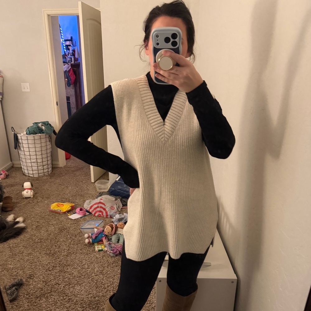 Gianni Bini Cream V-Neck Sweater Vest